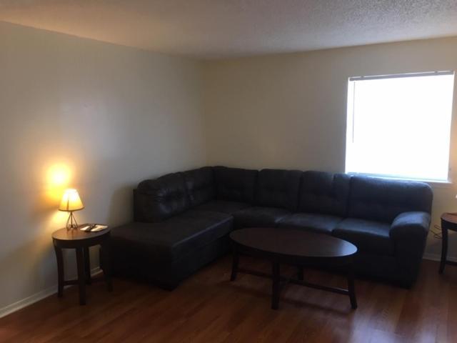 Fully Furnished Two Bedroom Apartment Lawton Extérieur photo