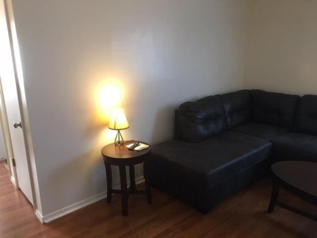 Fully Furnished Two Bedroom Apartment Lawton Extérieur photo